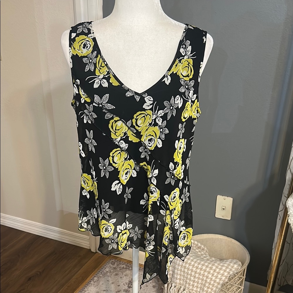 Essentials by Milano Yellow and White Asymmetrical Sleeveless Blouse